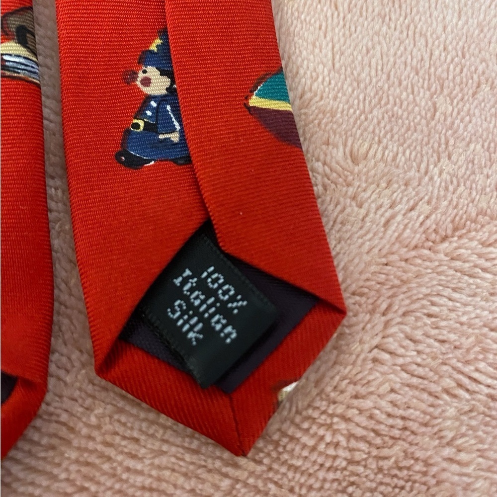 Requirements Festive Santa and Globe Tie - Picture 9 of 9